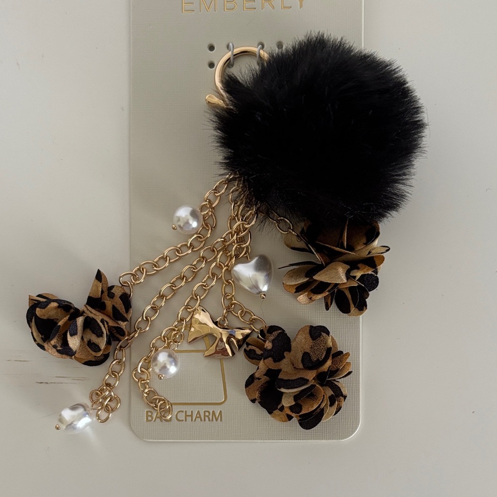 ☀️Emberly Black Leopard Floral Bag Charm - Picture 2 of 2